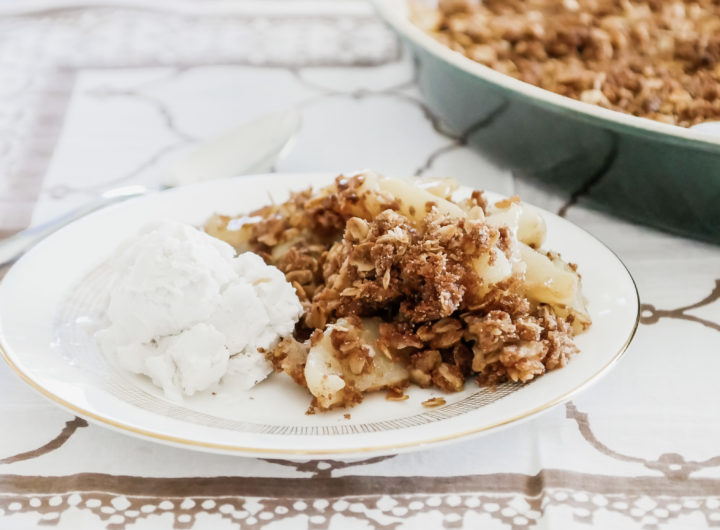 Eva Amurri shares an easy Pear & Ginger Crumble Recipe