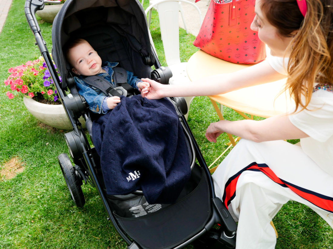 Eva Amurri Martino hangs out with son Major at an outdoor cafe
