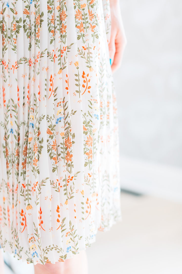 Details on a vintage inspired dress worn by Eva Amurri Martino