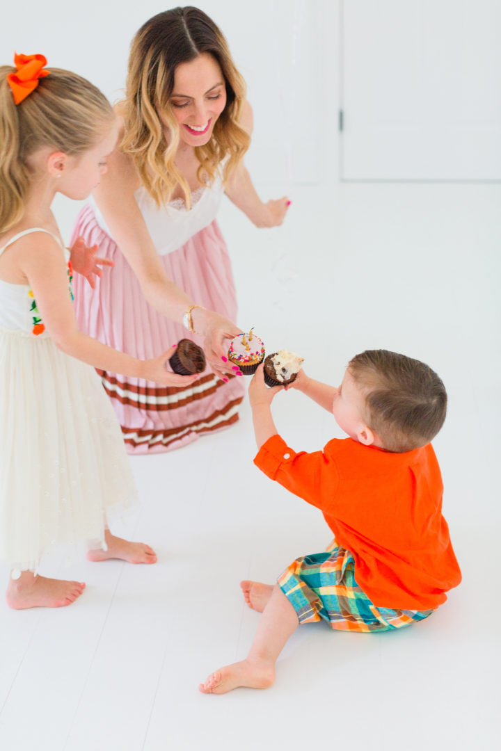 Eva Amurri Martino cheers her kids Marlow and Major with cupcakes to celebrate the 3rd birthday of her blog REZTT