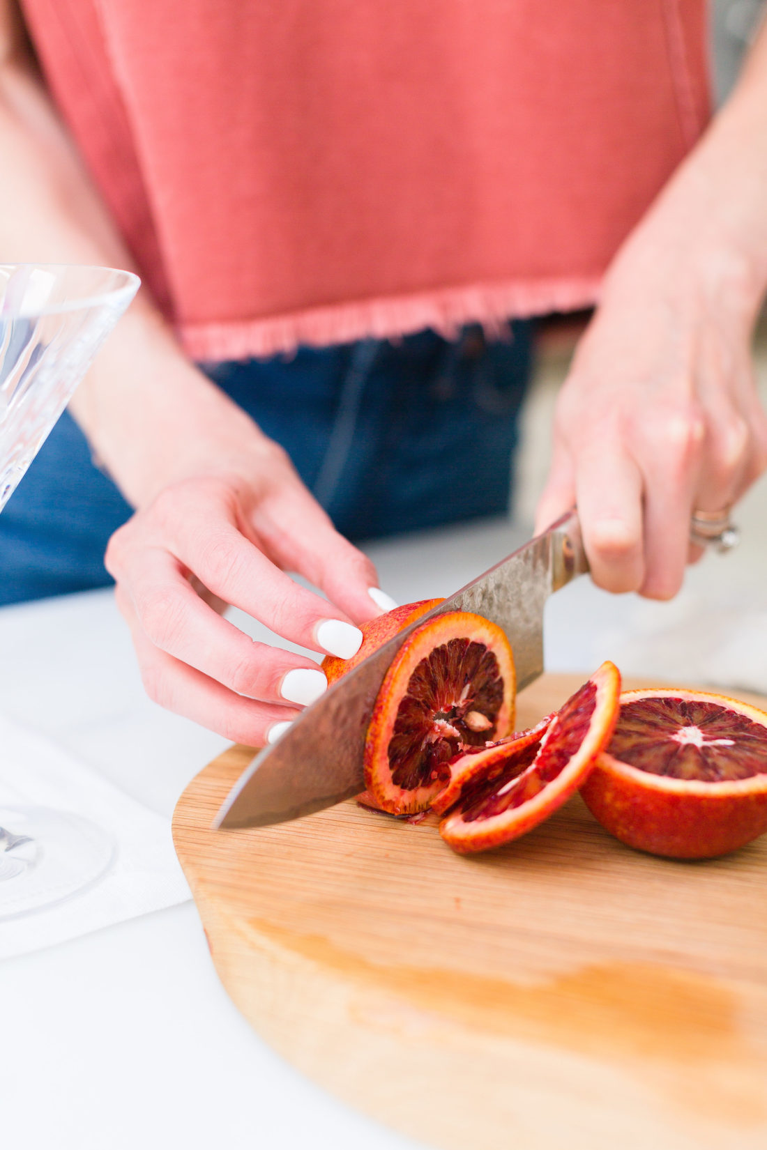 Eva Amurri Martino slices blood oranges