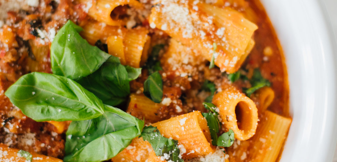 Blogger Eva Amurri shares an easy one-pot creamy sausage and pepper pasta recipe
