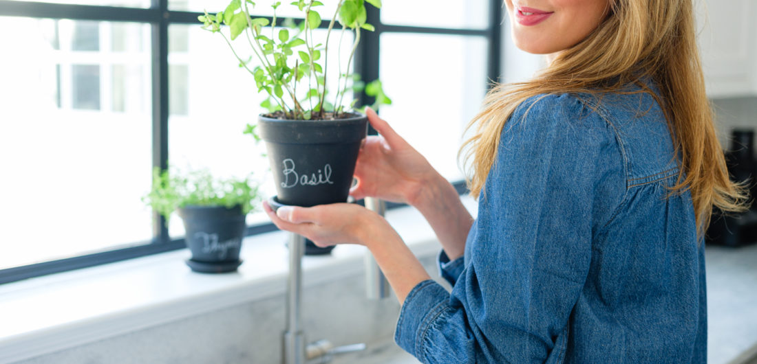 How to make a DIY Chalkboard Herb Planter