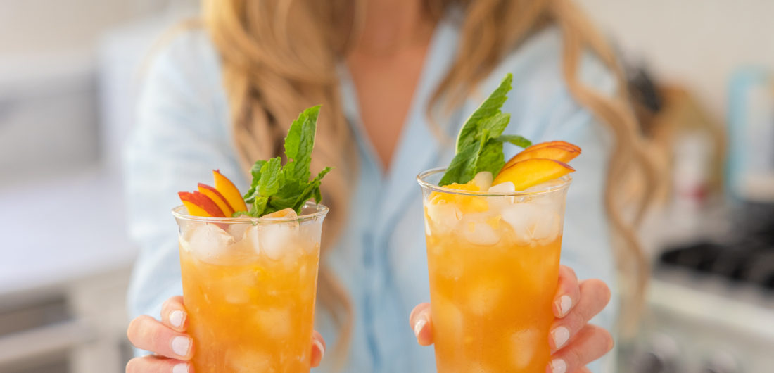 Eva Amurri shares a recipe for her Spiced Bourbon Peach Smash Cocktail