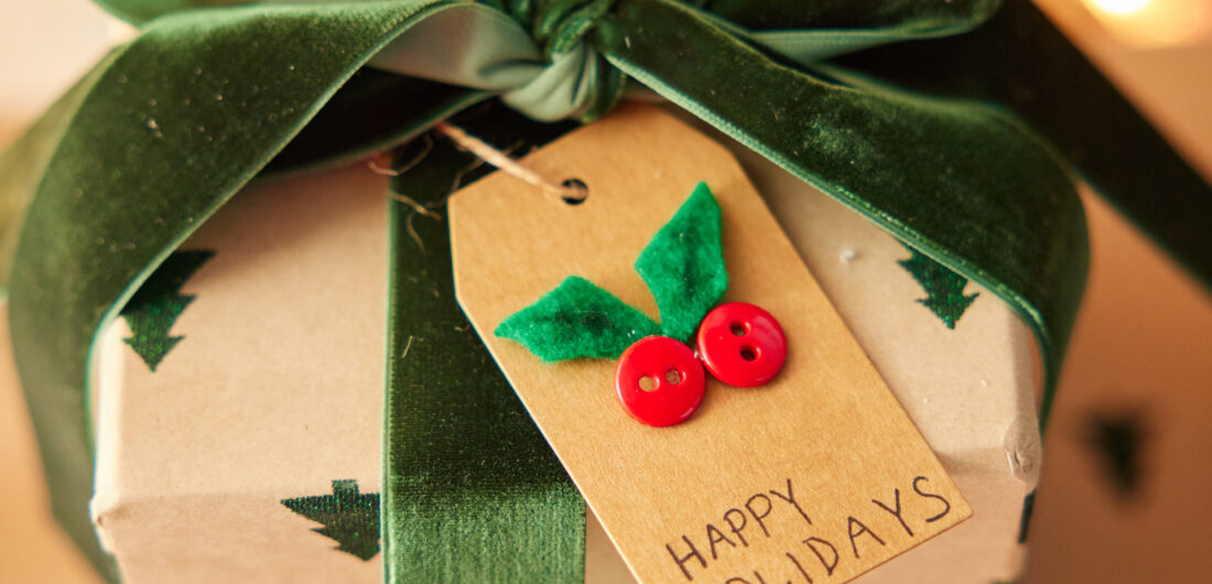 Eva Amurri shares her DIY Gift Tags for the Holidays.